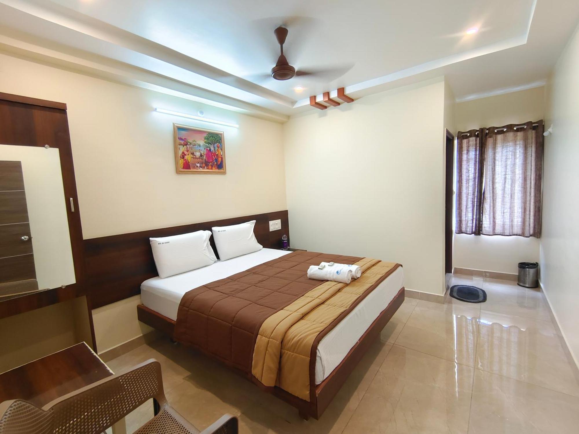 Hotel Dkr Grand Tirupati Exterior photo