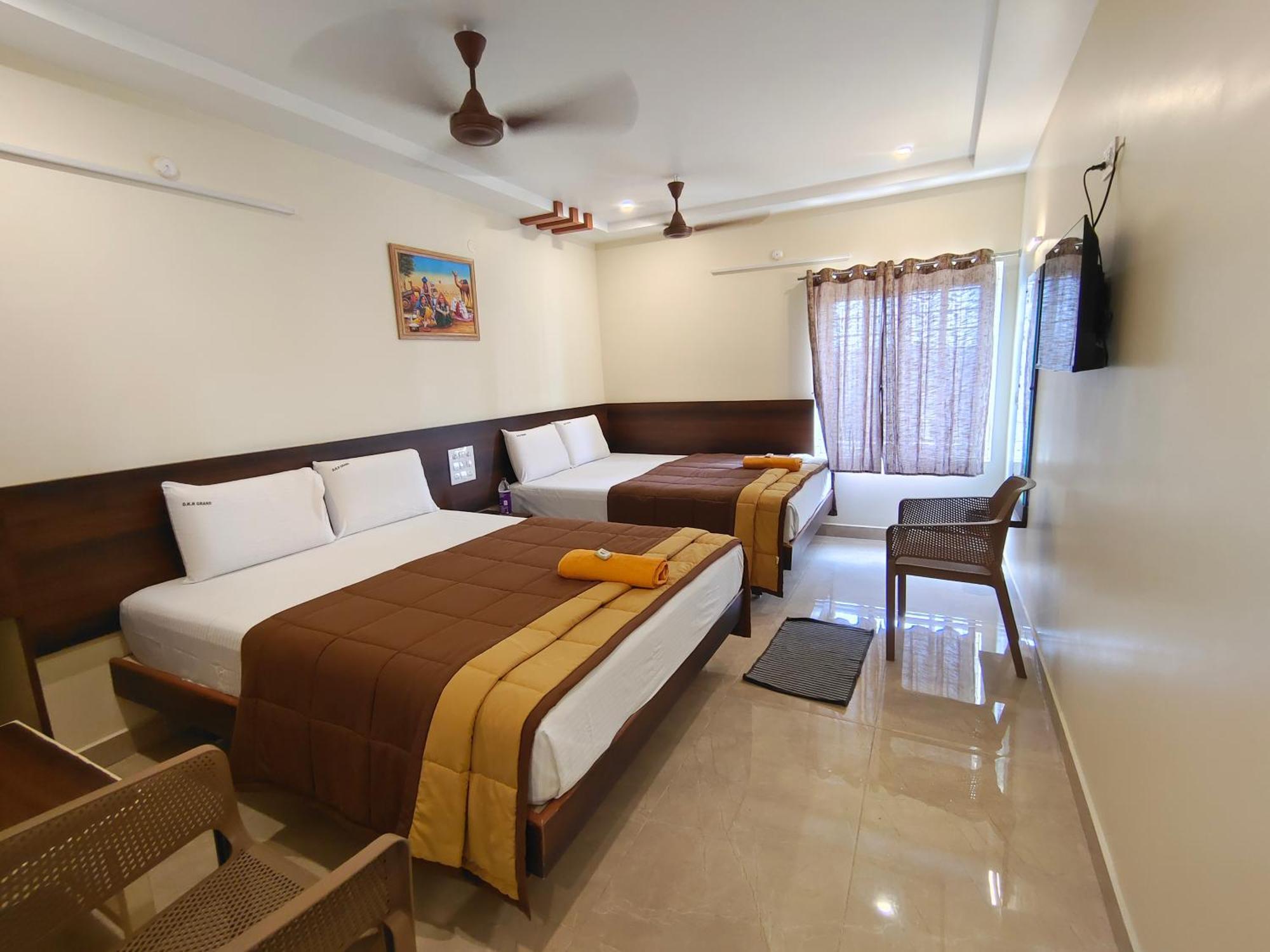 Hotel Dkr Grand Tirupati Exterior photo